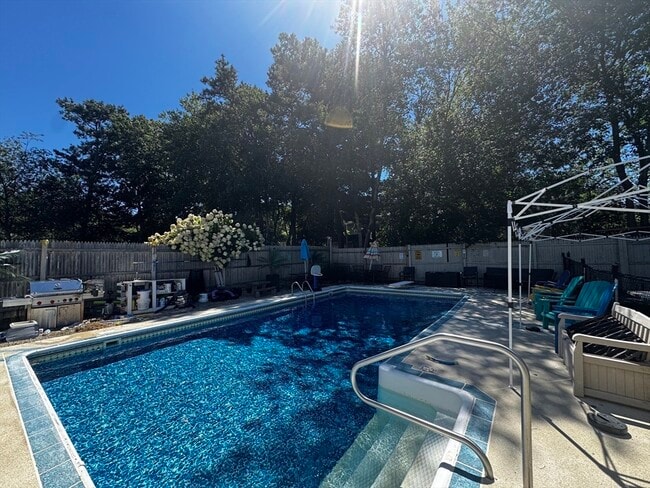 Photo - 6 Squire Way