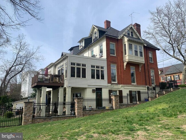 Photo - 256 Radcliffe St Unidad Lower Level - Rear