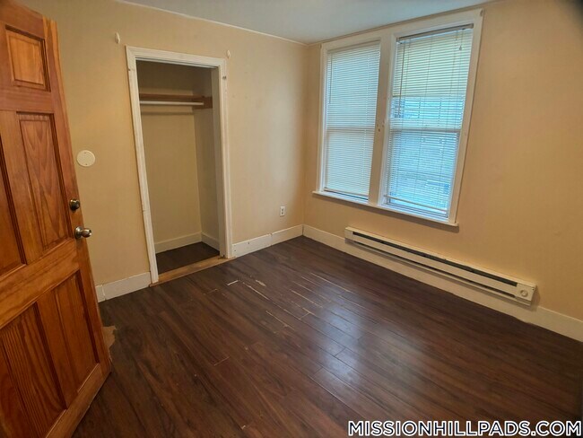 Photo - 739 Parker St Unit 3