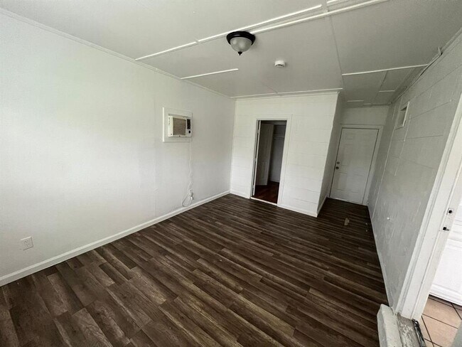 Photo - 4620 Galveston St