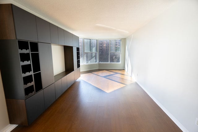 Photo - 222-222 The Esplanade