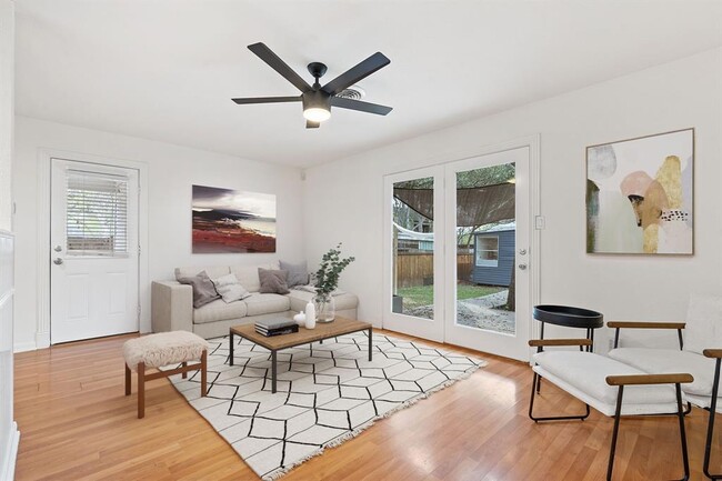 Building Photo - 2407 Southland Dr