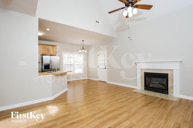 Photo - 2285 Glen Cove Way