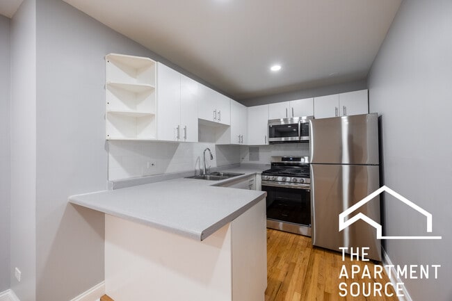 Building Photo - 6954 N Sheridan Rd Unit 312