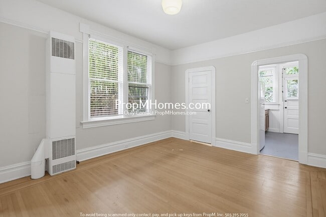 Photo - 2835 SE Yamhill St Unit 2835 SE Yamhill Street 2