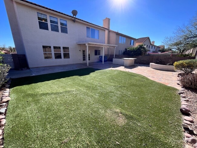 Building Photo - North East- 5 bedroom/ 2.5 bathroom single family home