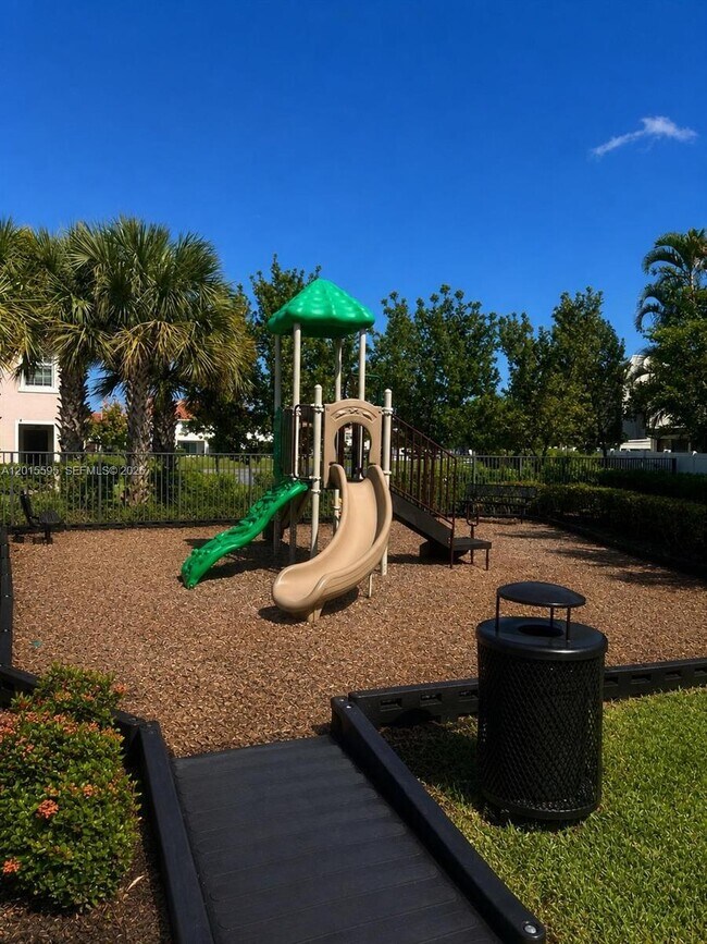 Photo - 6835 Broadwater Ln