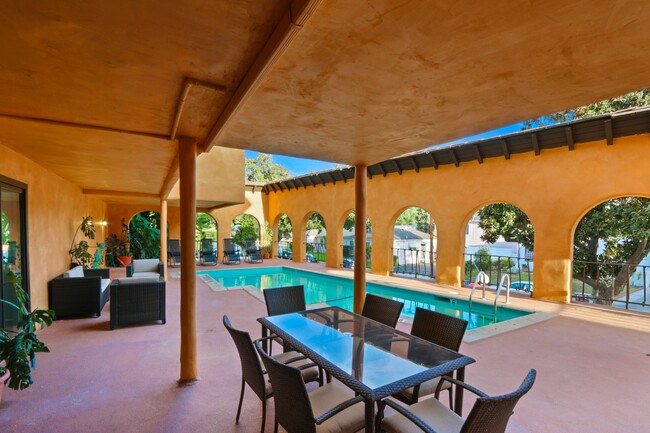 Building Exterior - Windsor Villas