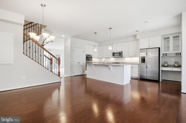 Photo - 13735 Air and Space Museum Pkwy