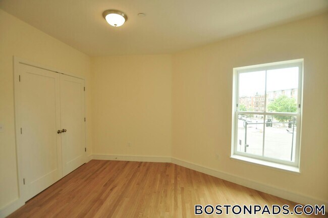 Photo - 877 Beacon St Unit 7