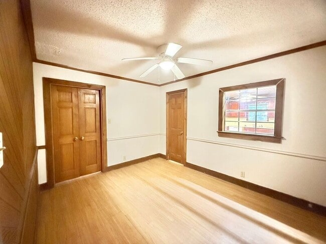Photo - 6009 Sewell St Unit C GLE