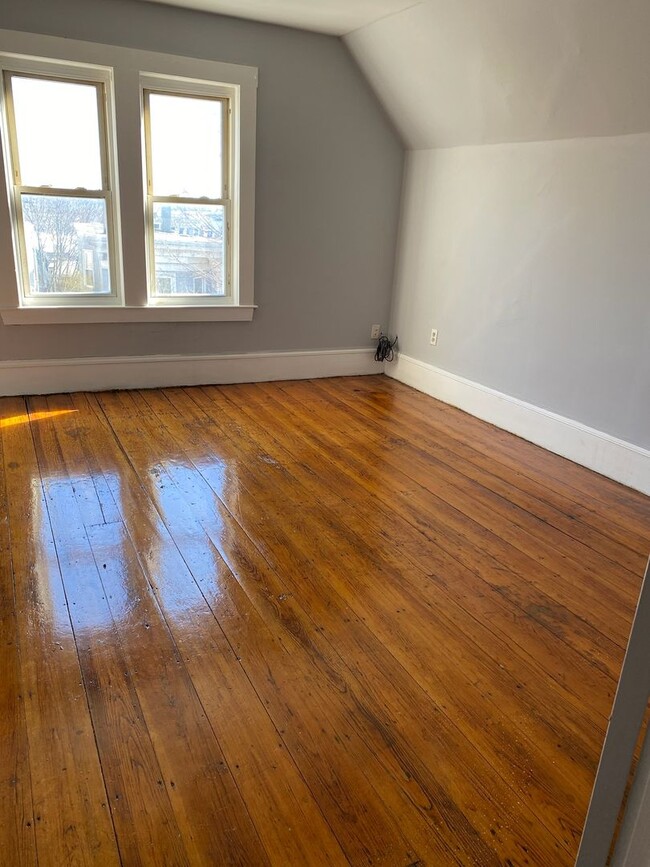 22 Downer Ave Unit 2