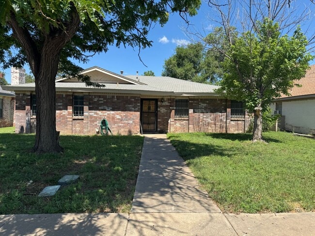 Building Photo - 3bedroom 2bedrooms 2 car garage Rental