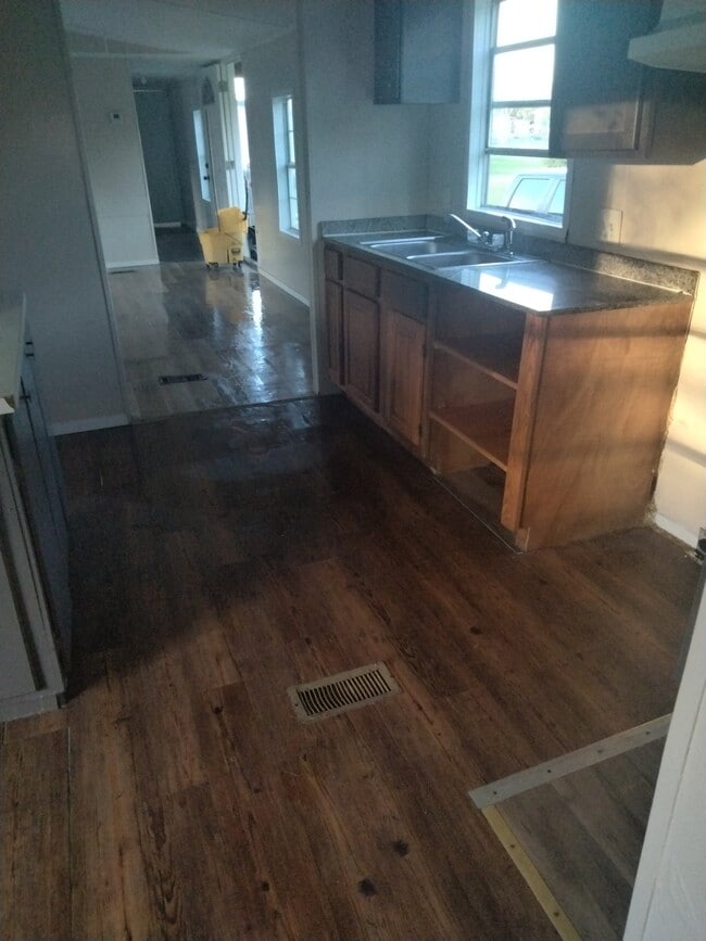 104 Forest Creek Ln