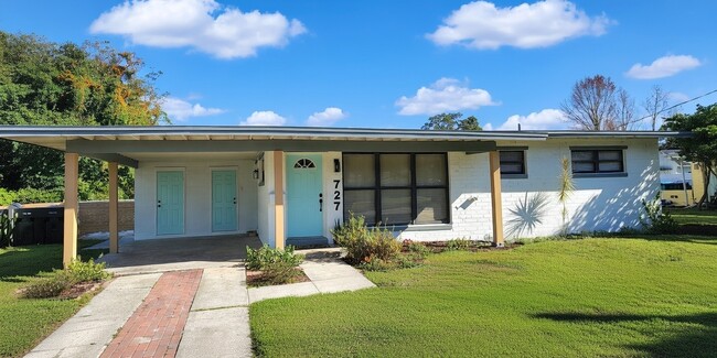 Building Photo - 727 Engel Dr