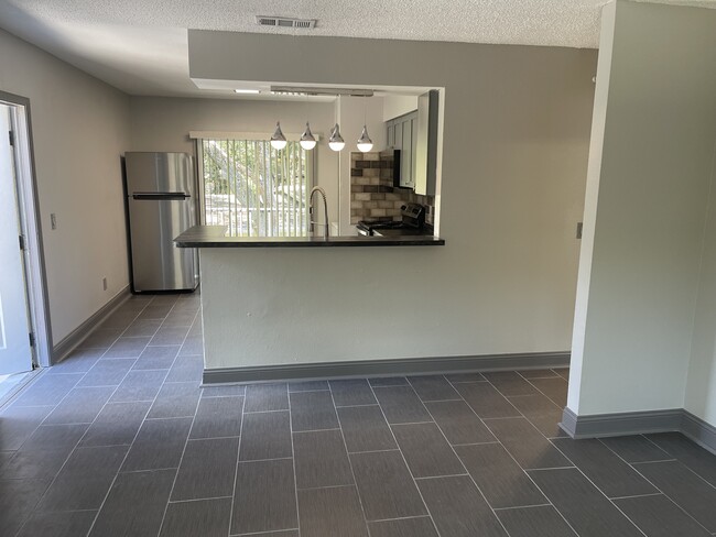 Building Photo - 7919 Lakeshore Dr Unit D Rental