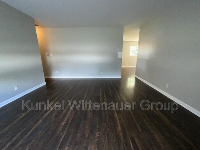 Photo - 209 Whitehall Dr
