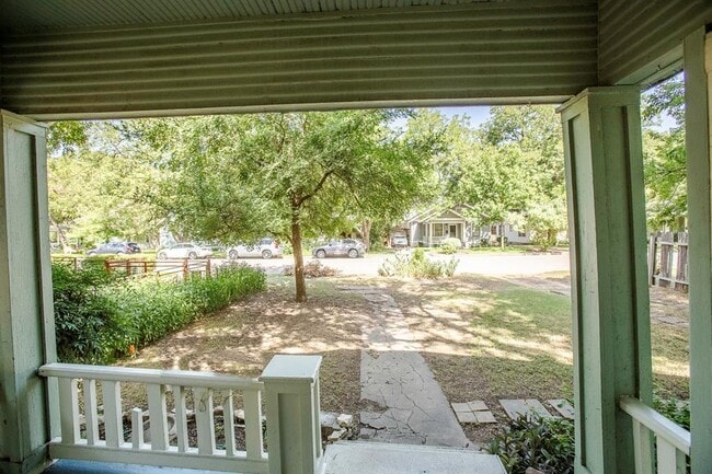 Photo - 4205 Avenue B