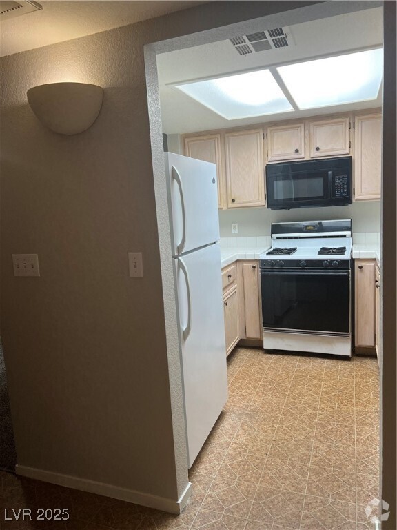 Building Photo - 1909 Villa Palms Ct Unit 102 Rental