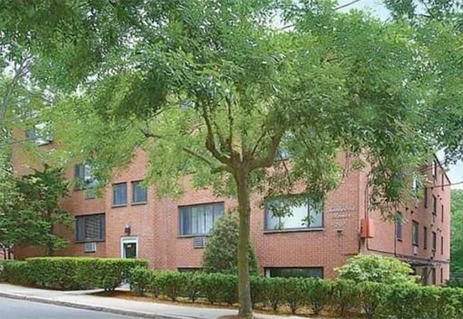 Building Photo - 205 Kent St Unit 18