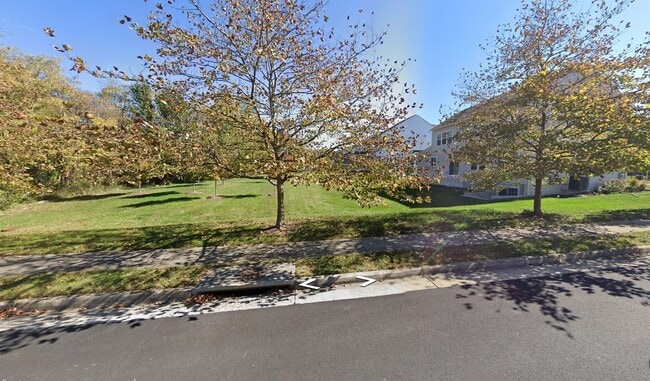 Photo - 2 Shetland Wy