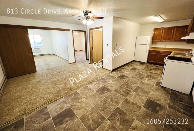 Building Photo - 10 9th Ave SW Unit 8