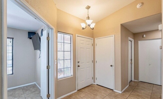 Photo - 8527 N Spring Creek Dr