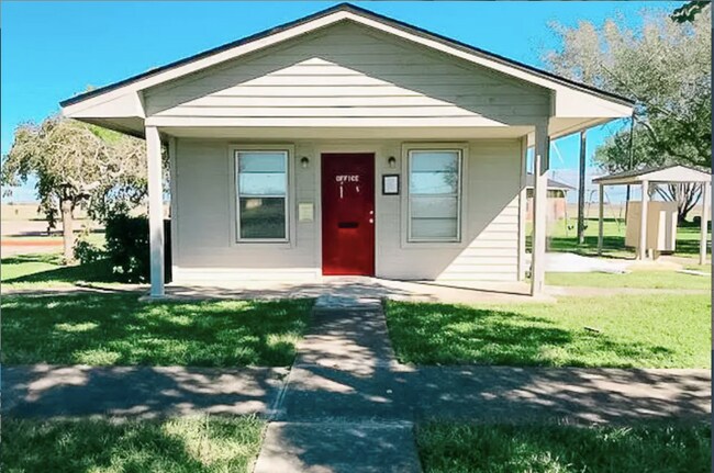Building Photo - 425 FM 631 Unit #425
