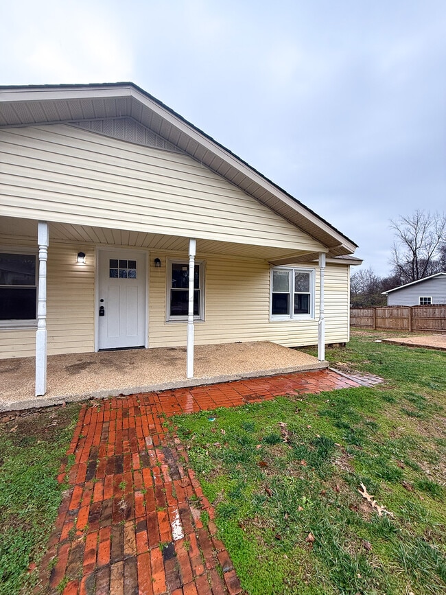 Photo - 517 Woodward Ave