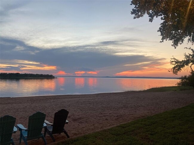 Photo - 5100 FM 690