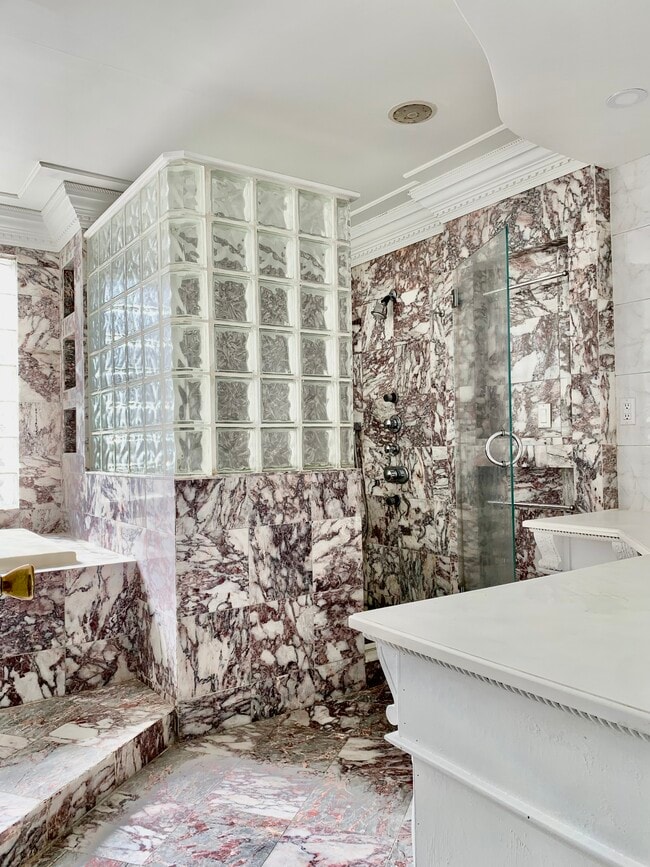 Photo - 336 Scranton Ave Unit 1