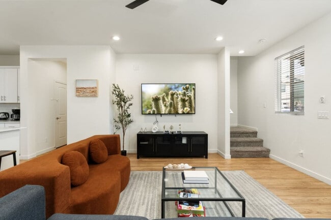 Photo - 815 E Roma Ave Unidad SI ID1581538P