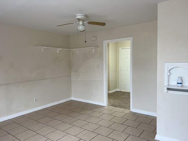 Photo - 1807 Poage Ave