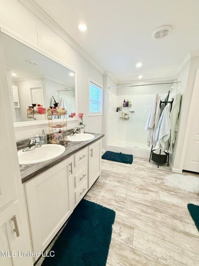 Photo - Spacious 5-Bedroom Home on Half an Acre