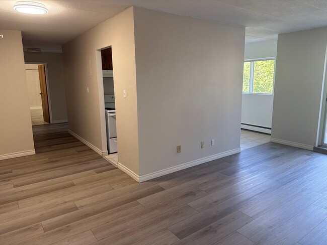 Photo - UPDATED 2 BEDROOM UNIT IN NORTH EAST WATERLOO Unit 302