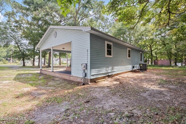 Photo - 1070 River Dr SW