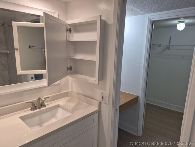 Photo - 3050 N Palm Aire Dr Unit 702