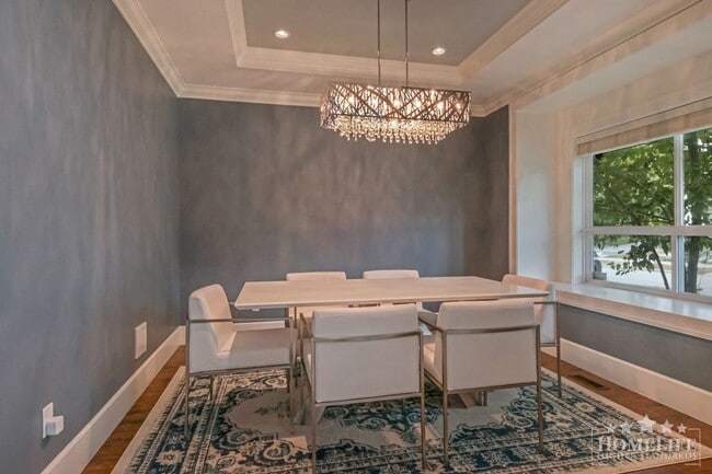 Photo - Beautiful 3 bedroom custom built fully fur... Unit Upper House