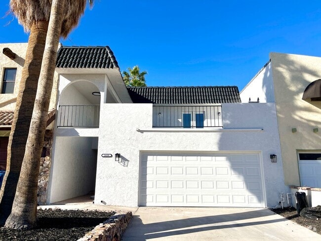Building Photo - Gorgeous 2-Story Home with Golf Course Vie...