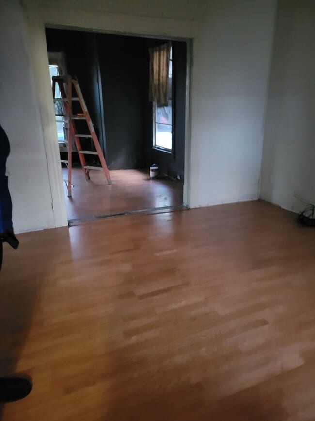 Photo - 1115 E Bluff St