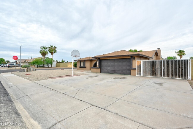 Photo - 7301 W Canterbury Dr