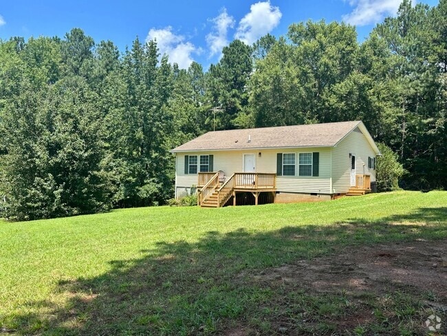 Building Photo - 2 Bedroom, 2 Bathroom Home Available in Ca...
