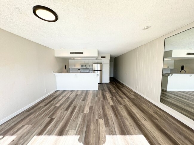 Photo - AVAILABLE NOW!! 1 Bedroom 1 Bathroom UPSTAIRS Apartment in Palm Springs!