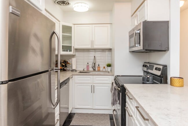Photo - 1750 N Wells St Unit 106
