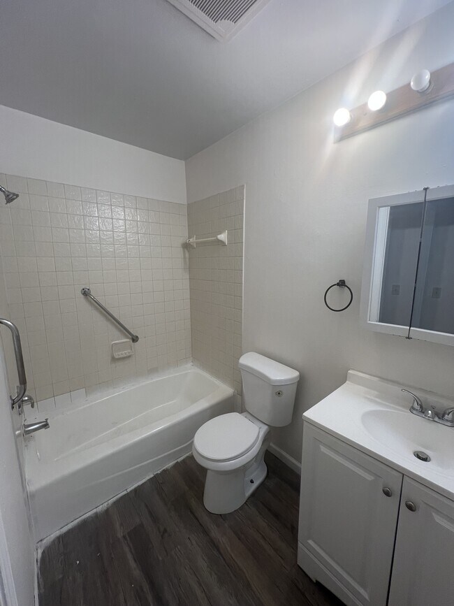 93 Atwater St W