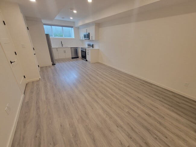 Photo - 1227 Podersky Wynd SW
