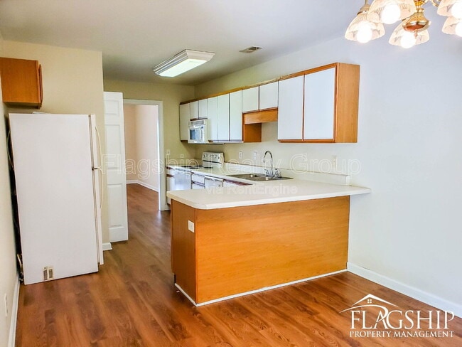 Photo - 5160 Deveron St