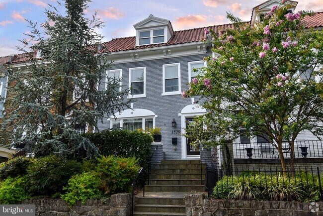 Building Photo - 1528 Spring Pl NW Rental