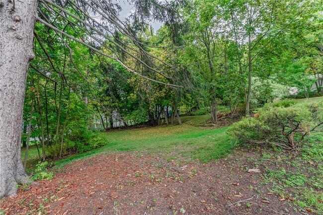 Photo - 25 Summit St