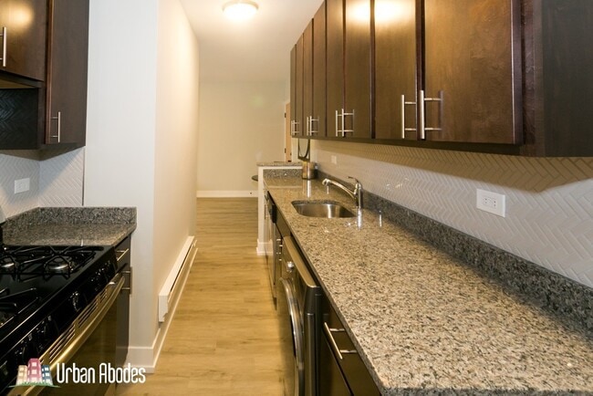 Photo - 703 W Brompton Ave Unit A01C